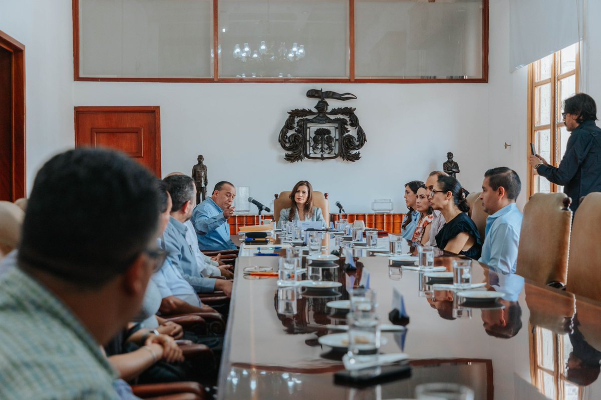 VeroDelgadilloG's tweet image. Desde el @GuadalajaraGob asumimos el compromiso de gobernar con integridad y sin opacidad. Creemos en una ciudad donde cada peso del presupuesto se administra con responsabilidad, los recursos públicos se usan con transparencia y siempre se rinden cuentas con claridad y…