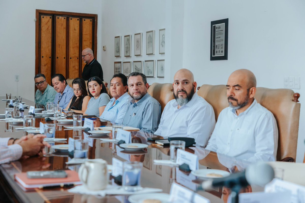 VeroDelgadilloG's tweet image. Desde el @GuadalajaraGob asumimos el compromiso de gobernar con integridad y sin opacidad. Creemos en una ciudad donde cada peso del presupuesto se administra con responsabilidad, los recursos públicos se usan con transparencia y siempre se rinden cuentas con claridad y…