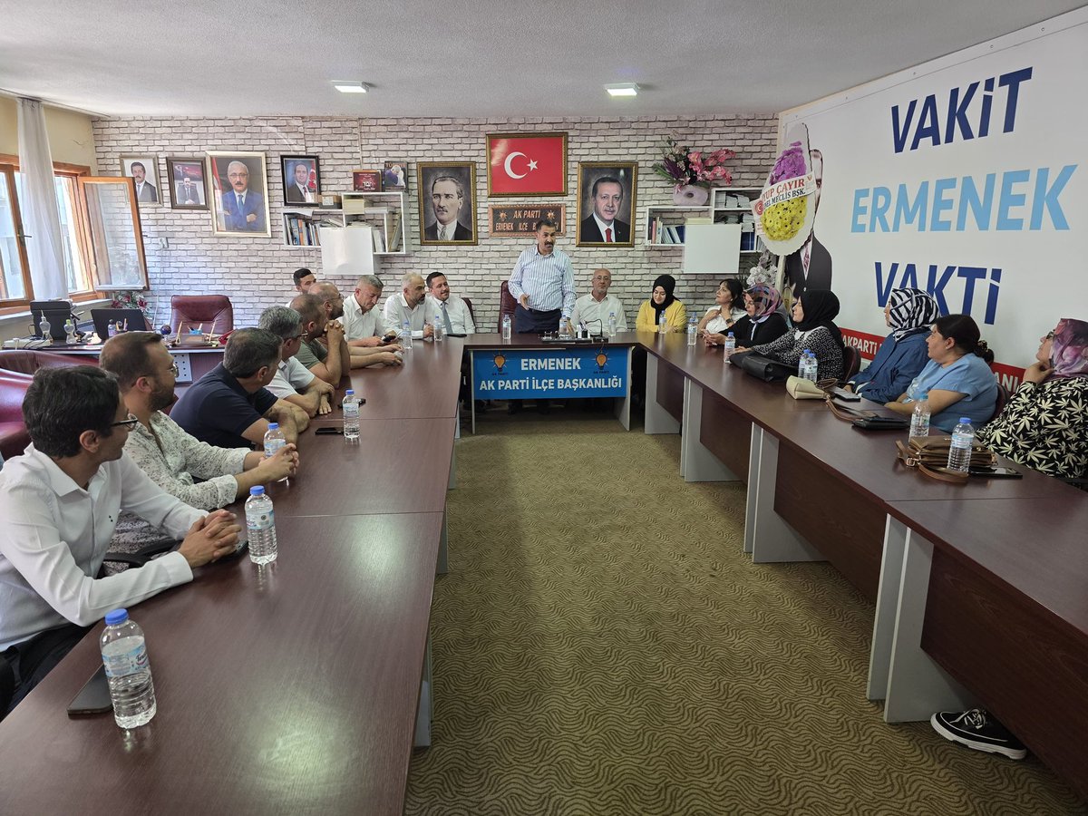 Genel Merkez Kadın Kolları MKYK Üyemiz Sn. Fatma Çoştu Hanımefendi, Karaman İl Başkanımız ve Karaman Milletvekilimiz ile birlikte, Ermenek İlçe Teşkilatımızı ziyaret ettik.

Misafirperverlikleri ve samimi ev sahiplikleri için İlçe Başkanımız Sn. Aytekin Aydın’a ve kıymetli