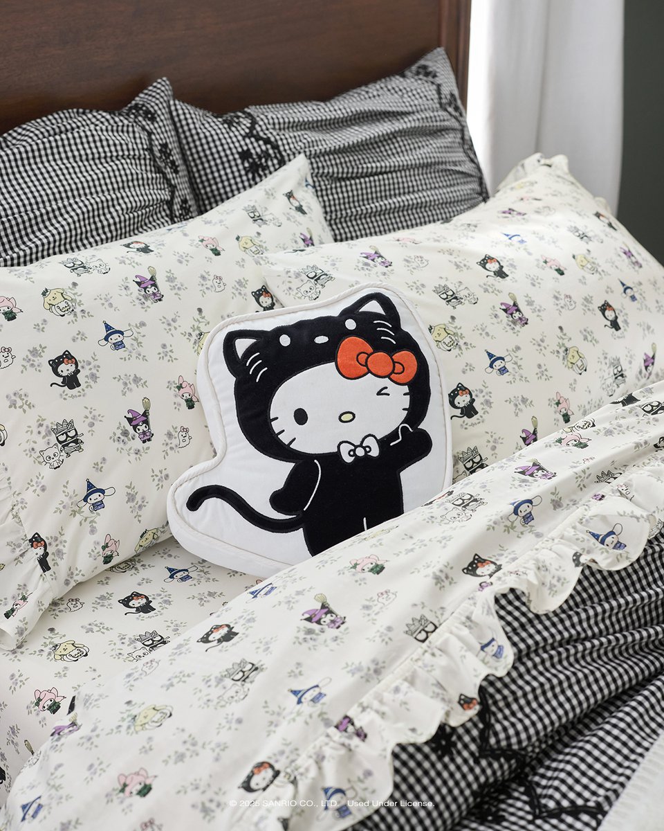 hellokitty's tweet image. It's summerween ππ» New Hello Kitty and Friends collection is available now at Pottery Barn Teen: bit.ly/44OIW7O