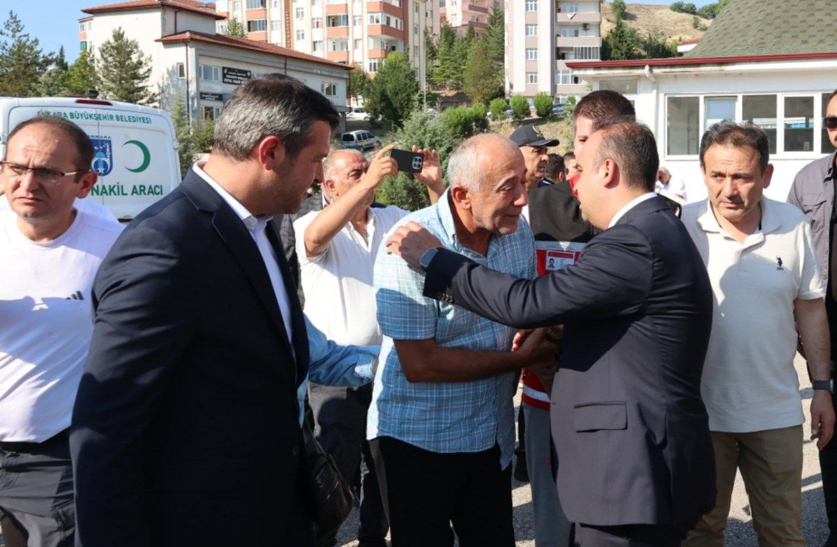 Ormanlarımızı korumak uğruna şehit düşen orman emekçimiz Enes Kızılyer, Karabük’te Bakanımız Sayın <a href="/mfatihkacir/">Mehmet Fatih KACIR</a> 'ın da katıldığı törenle, dualar eşliğinde ebediyete uğurlandı.

Başta Enes Kızılyer olmak üzere tüm şehitlerimize Allah’tan rahmet, kederli ailelerine sabır ve
