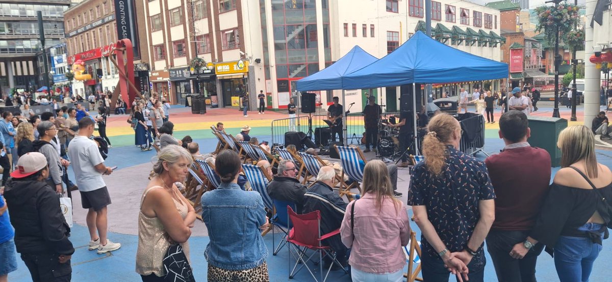 SouthsideDist's tweet image. 🎷 Who&apos;s ready for the second weekend of Jazz Festival?  🎶 Deck chairs out from 5:30PM – see you there!
👉 Full info here: southsidedistrict.co.uk/stories/the-bi… #BJBFESTIVAL