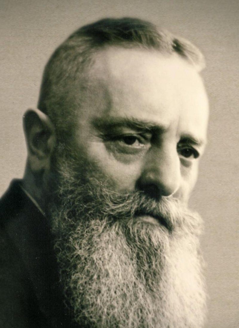AAetheralf11016's tweet image. Viktor Schauberger was working on his repulsine for the Nazis. He was a genius in fluid dynamics. It's one of the many unconventional technologies of the nazis' move fast and break stuff engineering philosophy.
We should be putting all of our efforts into doing the same. Garageβ¦