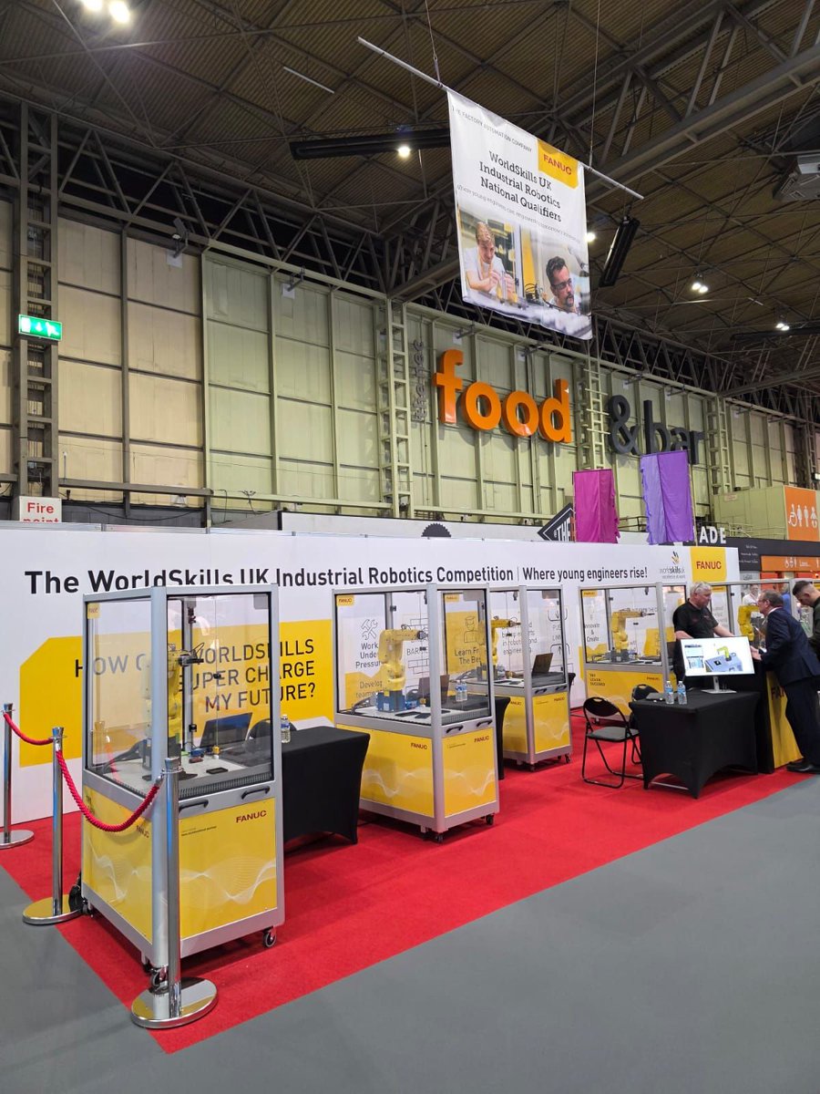 Congratulations to the three Northern Regional College teams taking part in the WorldSkills UK Industrial Robotics competition! 
They have made it to the final of the competition taking place in Wales this November.
🎉Well done!🎉