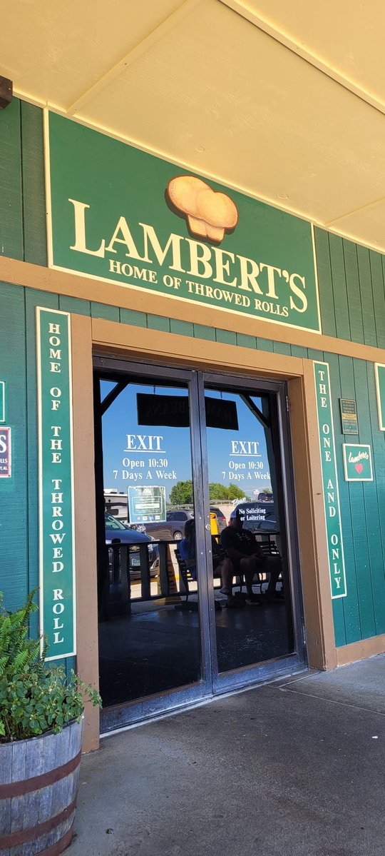 pHalfacre_STL's tweet image. First time here when I'm NOT covering a baseball game five minutes away
