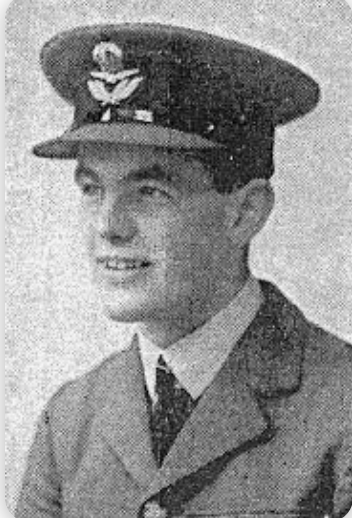 pettore's tweet image. PO. Robert Wilfred Garth Beley.
Canadian One of THE FEW.
bbm.org.uk/airmen/Beley.h…
His Hurricane was shot down over the Channel. Though badly injured he baled out and was rescued from the sea. Taken to hospital he died from his injuries later that day.
Age 20.