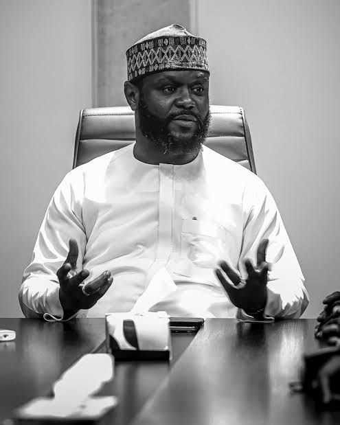 chrisnkang's tweet image. To think that Seyi has been doing philanthropic work way before electioneering season, it baffles me why people actually feel he's doing eye service
#ThankYouSeyiTinubu