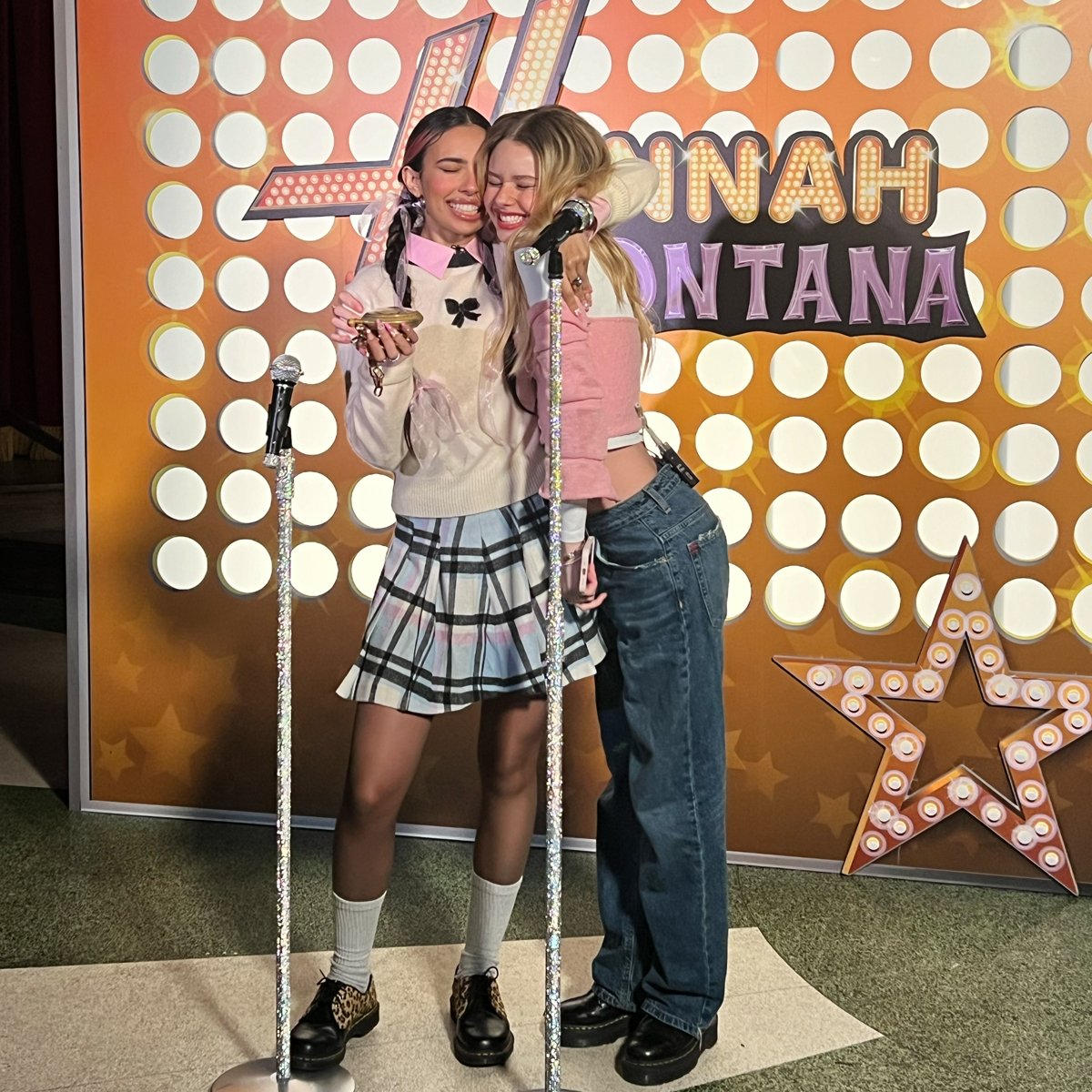 DisneyChannel's tweet photo. https://t.co/ZO2erhldqg