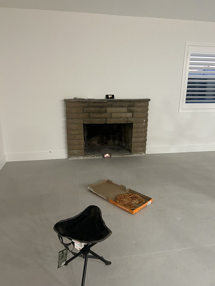 Itsoofagain's tweet image. my living room is so awesome