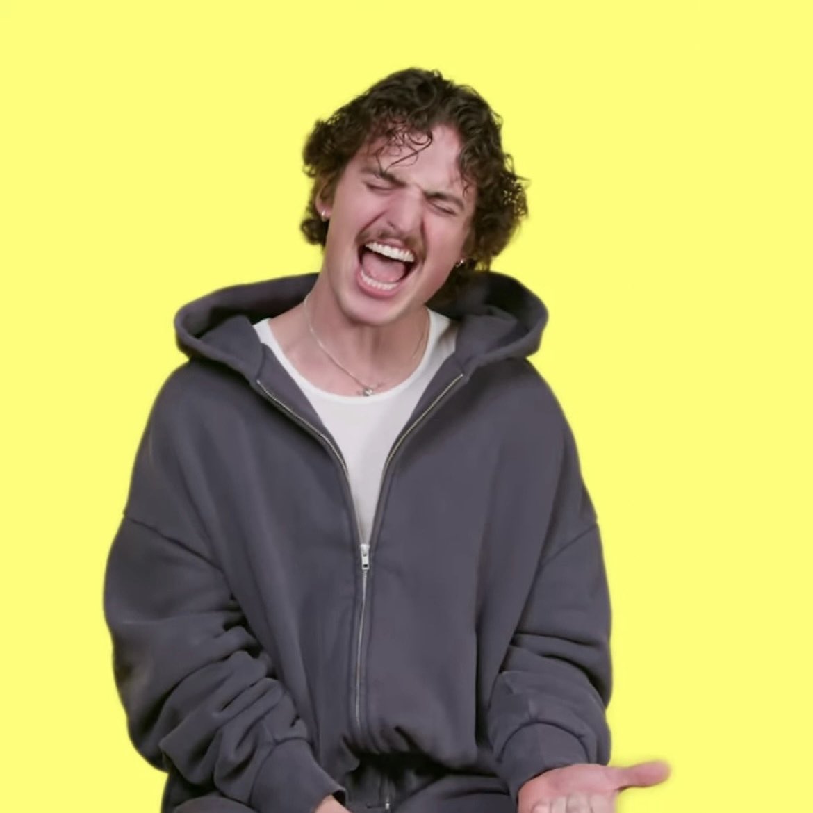 BtDecember13's tweet image. Me when he shoves his whole 8 inches without spit