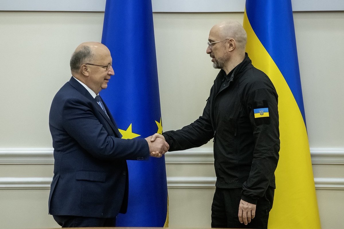 Andrius Kubilius (@kubiliusa) on Twitter photo Spoke 📞w 🇺🇦Defence Minister <a href="/Denys_Shmyhal/">Denys Shmyhal</a> on ways to procure for, with & in Ukraine, develop new defence tech, and build together.
Through SAFE, EDIP/USI, EDF, BraveTechEU we will address 🇺🇦&🇪🇺 capability needs. Rule of law environment & transparency are essential for success. Spoke 📞w 🇺🇦Defence Minister <a href="/Denys_Shmyhal/">Denys Shmyhal</a> on ways to procure for, with & in Ukraine, develop new defence tech, and build together.
Through SAFE, EDIP/USI, EDF, BraveTechEU we will address 🇺🇦&🇪🇺 capability needs. Rule of law environment & transparency are essential for success.