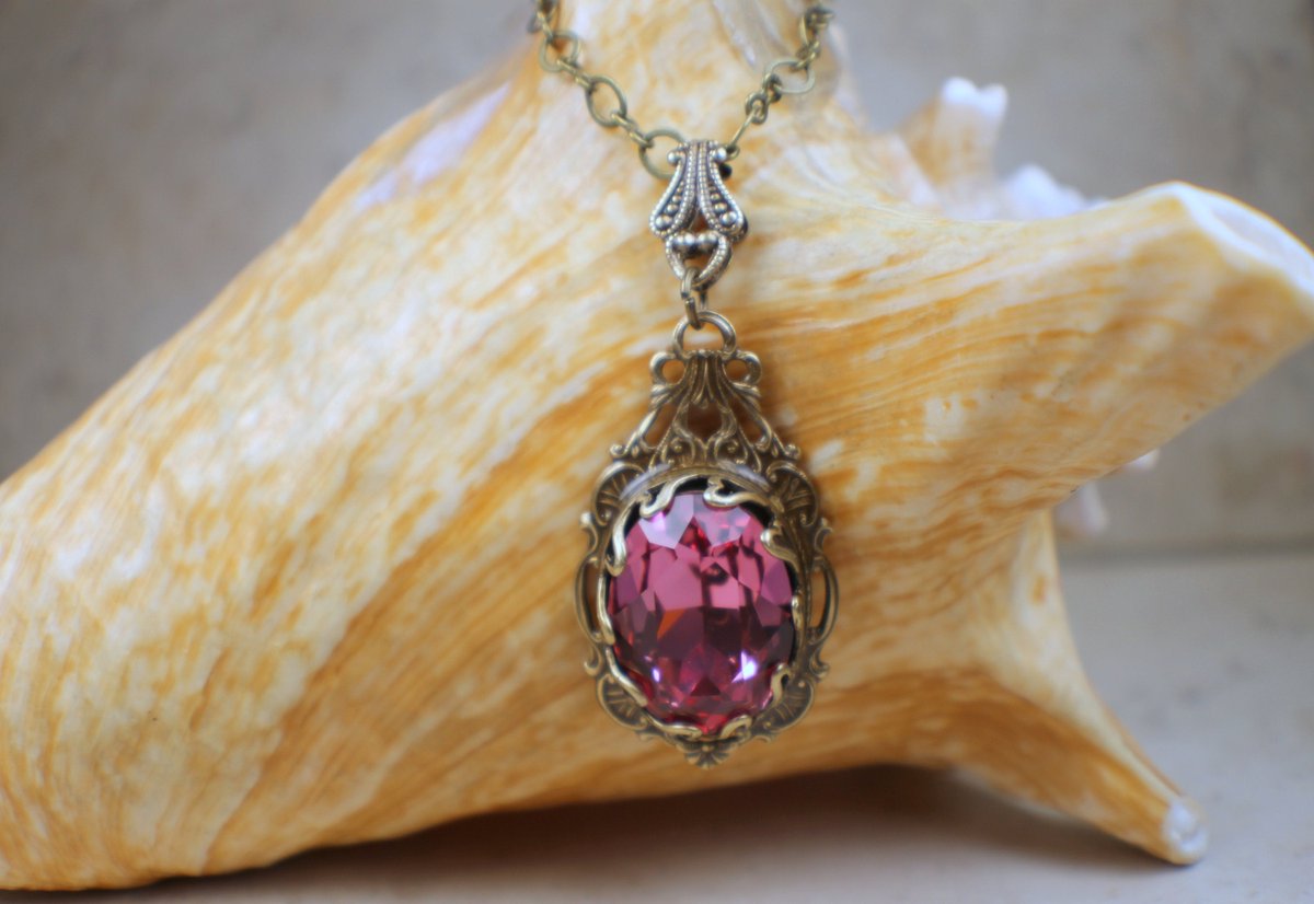 charsfavorite's tweet image. Sparkle with elegance! Discover the beauty of our Swarovski Crystal Rose Necklace for just $50. Elevate your style effortlessly. #JewelryLovers #SwarovskiStyle
Shop Now charsfavoritethings.com/products/4crys…