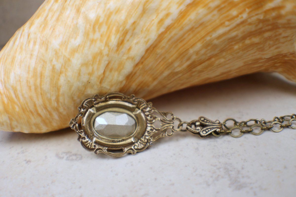 charsfavorite's tweet image. Sparkle with elegance! Discover the beauty of our Swarovski Crystal Rose Necklace for just $50. Elevate your style effortlessly. #JewelryLovers #SwarovskiStyle
Shop Now charsfavoritethings.com/products/4crys…