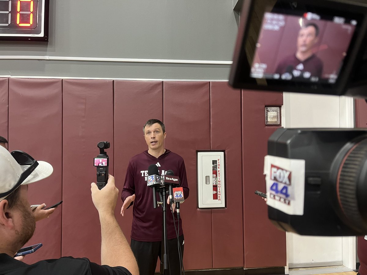 parker_rehm's tweet image. Talking Bucky Ball with @aggiembk HC @BuckyBasketball this morning after getting a look at this new look #Aggies team for the first time today at practice.