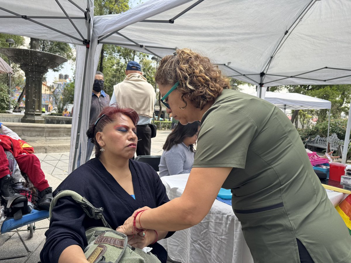 rodrigoarcej's tweet image. Por instrucciones de nuestra alcaldesa @AlessandraRdlv y desde la oficina particular, estamos visitando las colonias con nuestra jornada “Súmale Vecinal” que contempla servicios médicos integrales, faciales, acupuntura y pruebas rápidas a nuestras vecinas y vecinos.
Hoy nos…