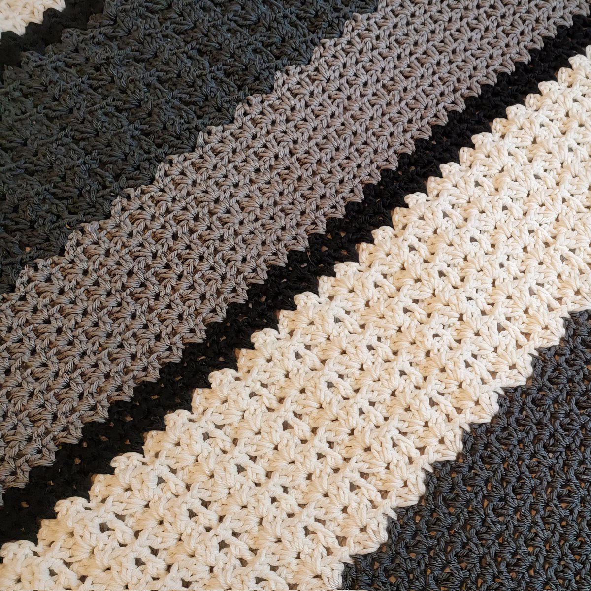 Crochetmelovely's tweet image. You can grab the PDF pattern for my Modern Lace Afghan from my Etsy shop or Ravelry shop! 🖤👏👋
#yarn #art #crochet #crocheting #crocheted #crochetpattern #crochetpatterns #etsy #etsyshop #etsyseller #etsymaker #etsystore #etsypatterns #ravelrypattern #ravelry #creative #diy
