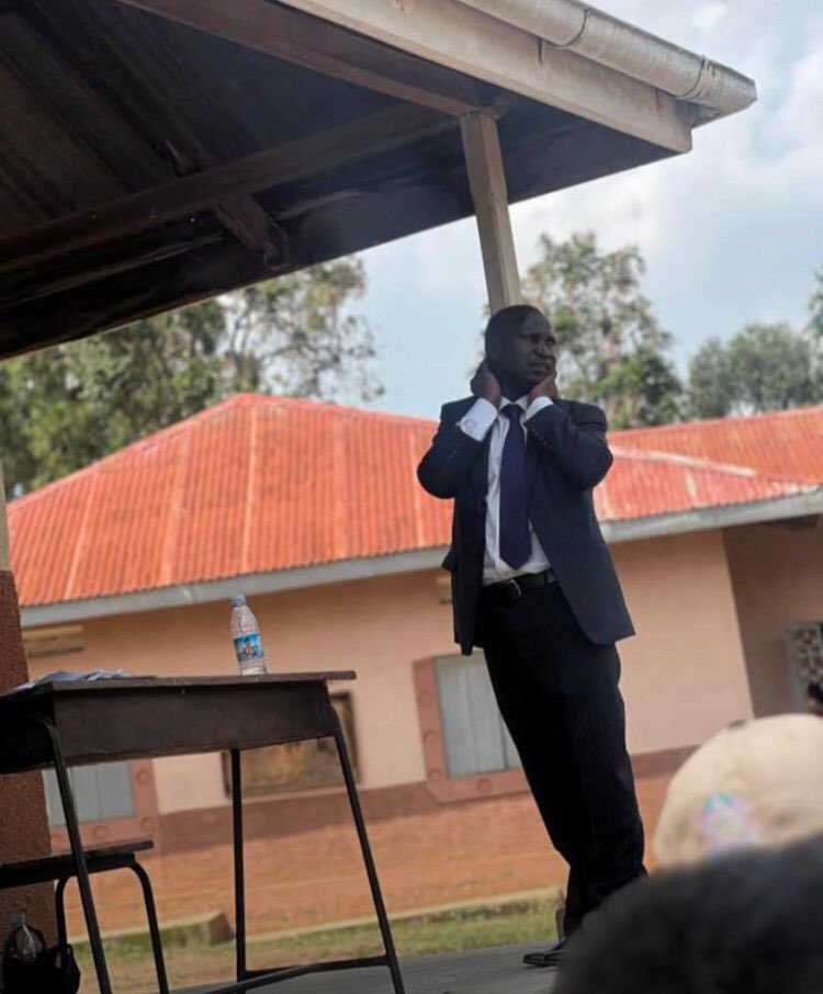 Norman_rutungu's tweet image. Paul Abaho, the political surgeon 😎