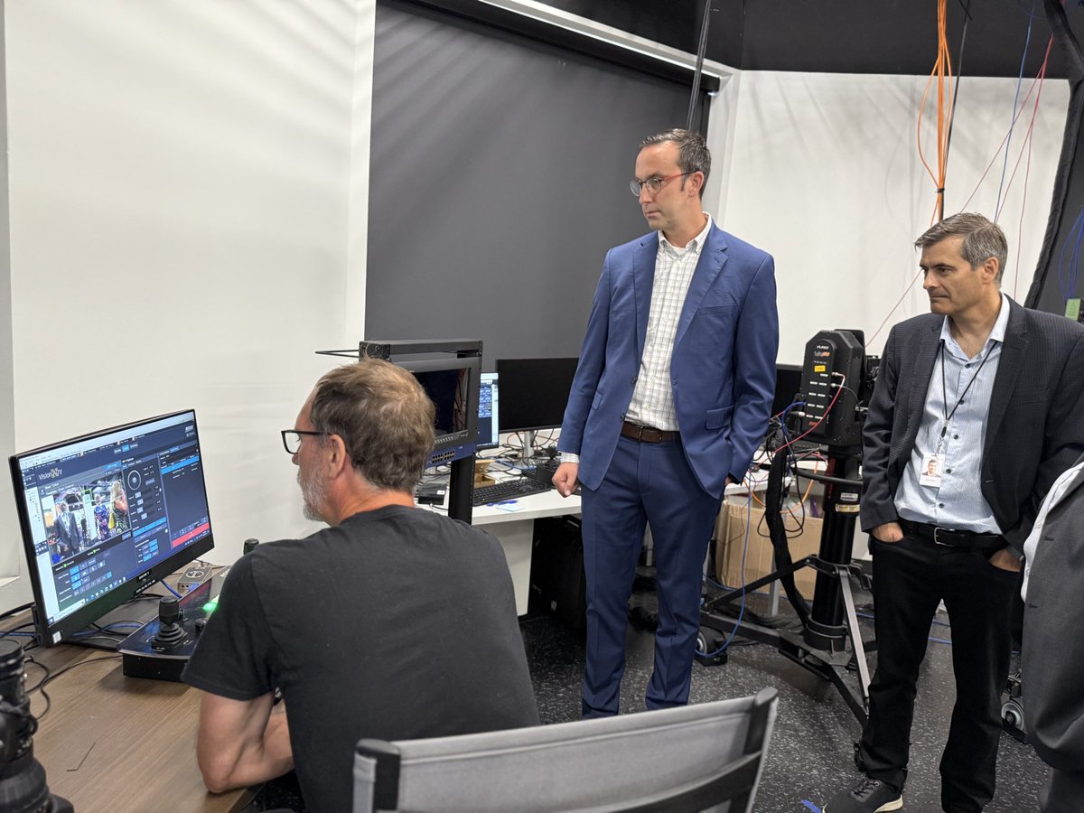 nolanmquinn's tweet image. Just arrived in #Ottawa to join MPP @GeorgesDarouze at @ross_video — a global leader in live production tech used at the Super Bowl, Oscars, and more!
With a strong history of research and work-integrated learning in partnership with @Carleton_U — including 390 co-op work terms…