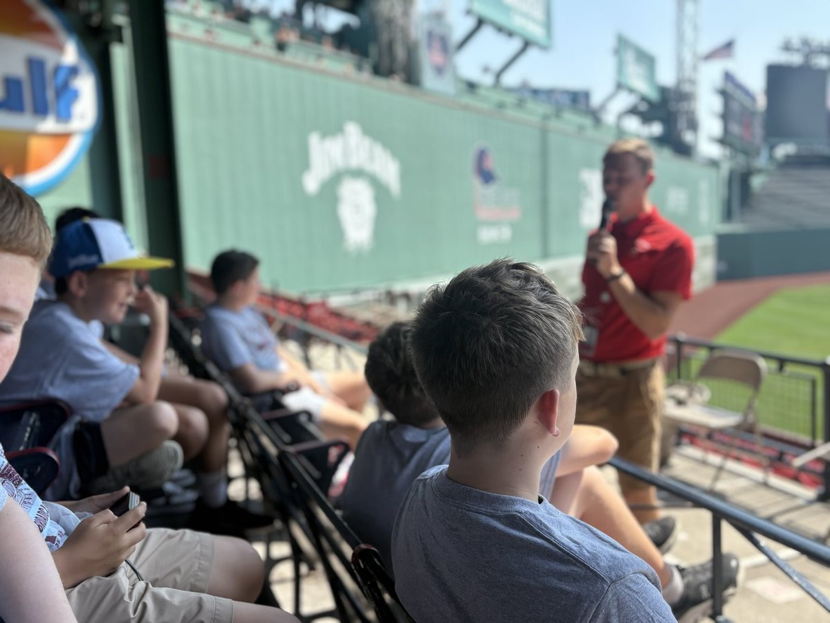 adamgiardino's tweet image. Field trip to Fenway, taking it all in with 75 campers from @playbyplaycamps in Boston