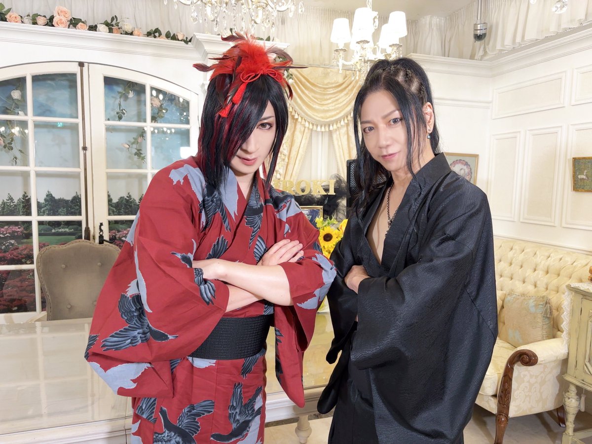ASAGI_SOLO's tweet image. 7/21のStudio RosariumでのHIROKIインフィニティ!!🌶🌹💪😸💪🐼🌹🌶
この日もいっぱい笑って、笑いが限界突破してしまった(笑)。
黄色い薔薇と向日葵が似合う夏漢だね!!🌻
僕は最新衣装が赤なので、赤系の浴衣コーディネートにしました🥀🐦⬛…