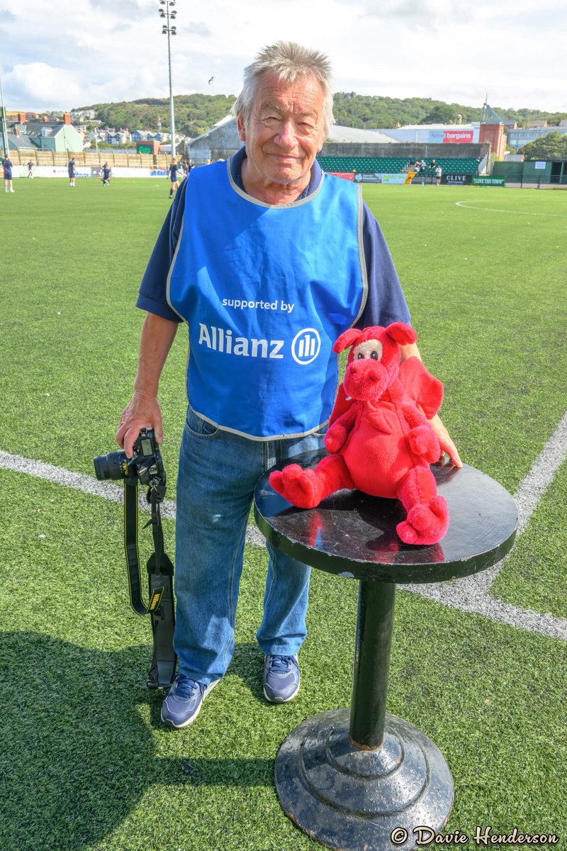 Not just a photographer.  Steve Williams had us smiling and laughing all day.  Thanks Steve for your great work on what was a long shift on Sunday 👏🏼👏🏼 🏴󠁧󠁢󠁷󠁬󠁳󠁿 v 🏴󠁧󠁢󠁳󠁣󠁴󠁿 
<a href="/BGCWales/">BGC Wales</a> <a href="/BGCScotland/">BGCScotland</a> <a href="/AberTownWomen/">Aberystwyth Town Women FC</a>