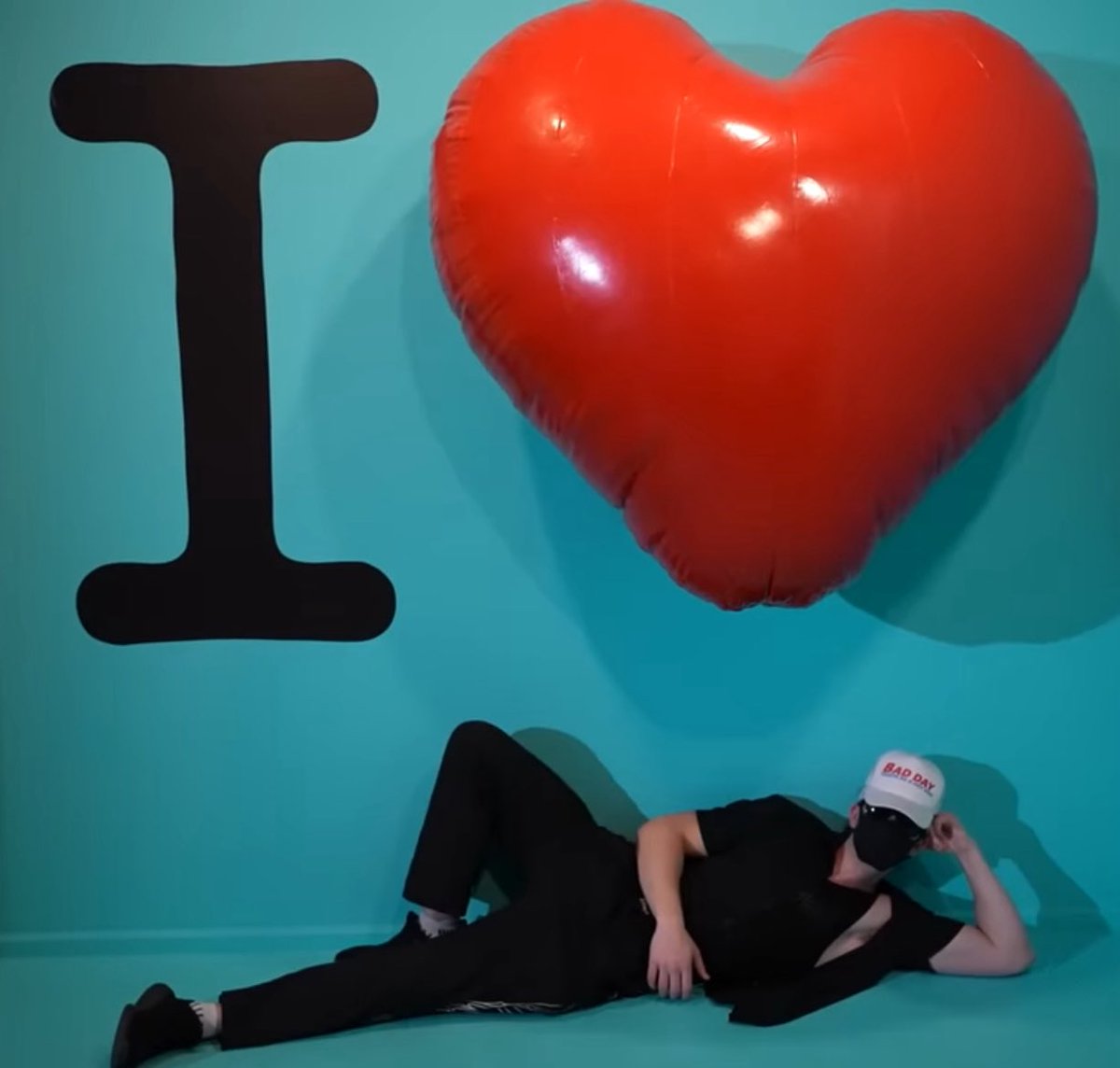 totallynotzoey_'s tweet image. 