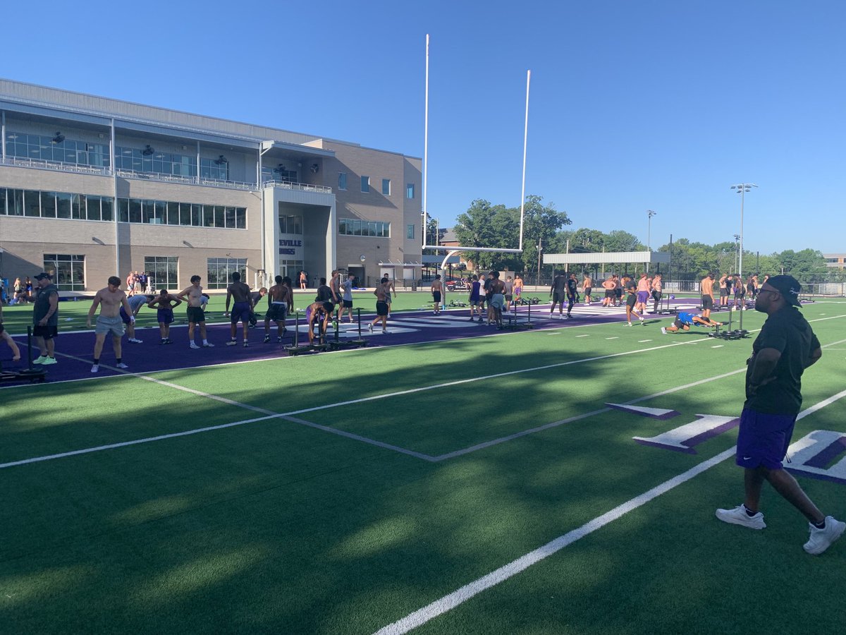 Brad Stamps (@bstamps22) on Twitter photo Got to take a look <a href="/FayBulldogsFB/">Fayetteville FBall</a> this morning as they went through a conditioning workout with OUR district’s new strength & conditioning coach.
1-Coach Barbour is the real deal
2-This team is gonna be fun to watch
3-cant wait for Friday Nights in the fall Got to take a look <a href="/FayBulldogsFB/">Fayetteville FBall</a> this morning as they went through a conditioning workout with OUR district’s new strength & conditioning coach.
1-Coach Barbour is the real deal
2-This team is gonna be fun to watch
3-cant wait for Friday Nights in the fall