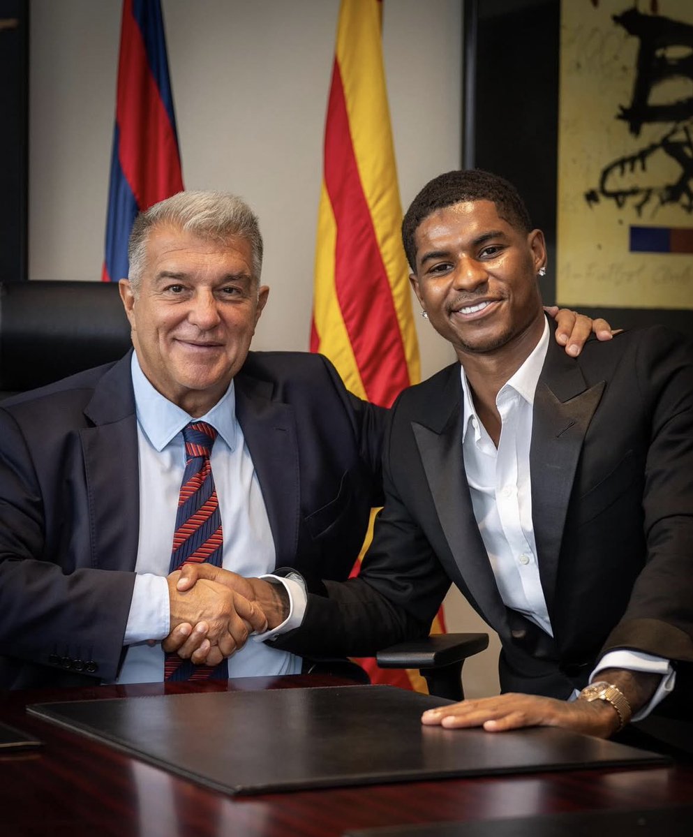 MartinMinan_'s tweet image. 🔵🔴🏴 Joan Laporta a MD sobre Rashford: “Dice que su máxima motivación es ganar la Champions con el Barça y la Copa del mundo con Inglaterra.
Lo tenemos muy motivado. Ha venido fuerte como una roca, está muy ilusionado, ha entrado bien con sus compañeros y estoy muy contento.”