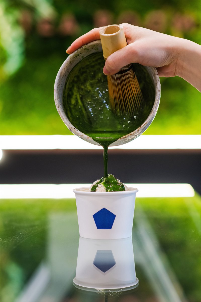 YVRaeroport's tweet image. Dites-nous que c’est l’été sans nous dire que c’est l’été. Commencez vos vacances avec ces délicieuses glaces disponibles à YVR :
🍦 Affogato à l’avoine vanille de Mister chez Paragon Tea Room
🍦 Tokyo Wagashi chez Japadog
🍦 Frozen Tipi chez Salmon n Bannock