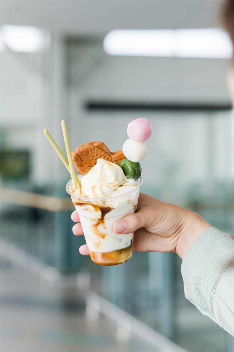 YVRaeroport's tweet image. Dites-nous que c’est l’été sans nous dire que c’est l’été. Commencez vos vacances avec ces délicieuses glaces disponibles à YVR :
🍦 Affogato à l’avoine vanille de Mister chez Paragon Tea Room
🍦 Tokyo Wagashi chez Japadog
🍦 Frozen Tipi chez Salmon n Bannock