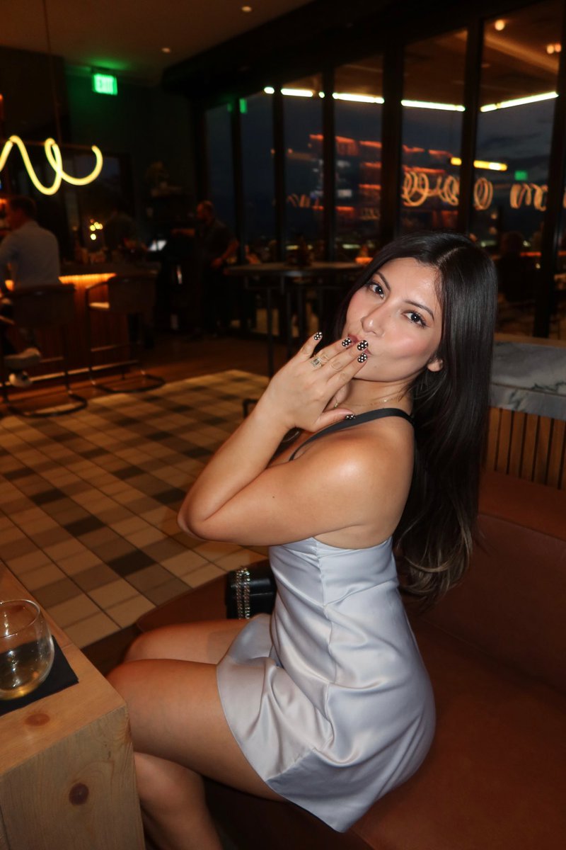 fridaplz's tweet image. summer nights &amp;lt;3