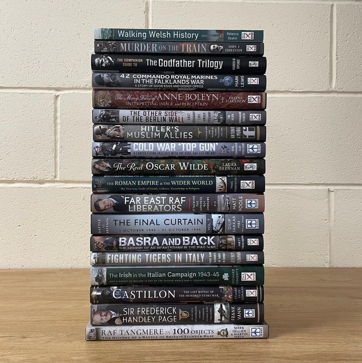 penswordbooks's tweet image. 🔥 Hot off the press! 🔥
✨ New books are here – with up to 20% off RRPs! 📚