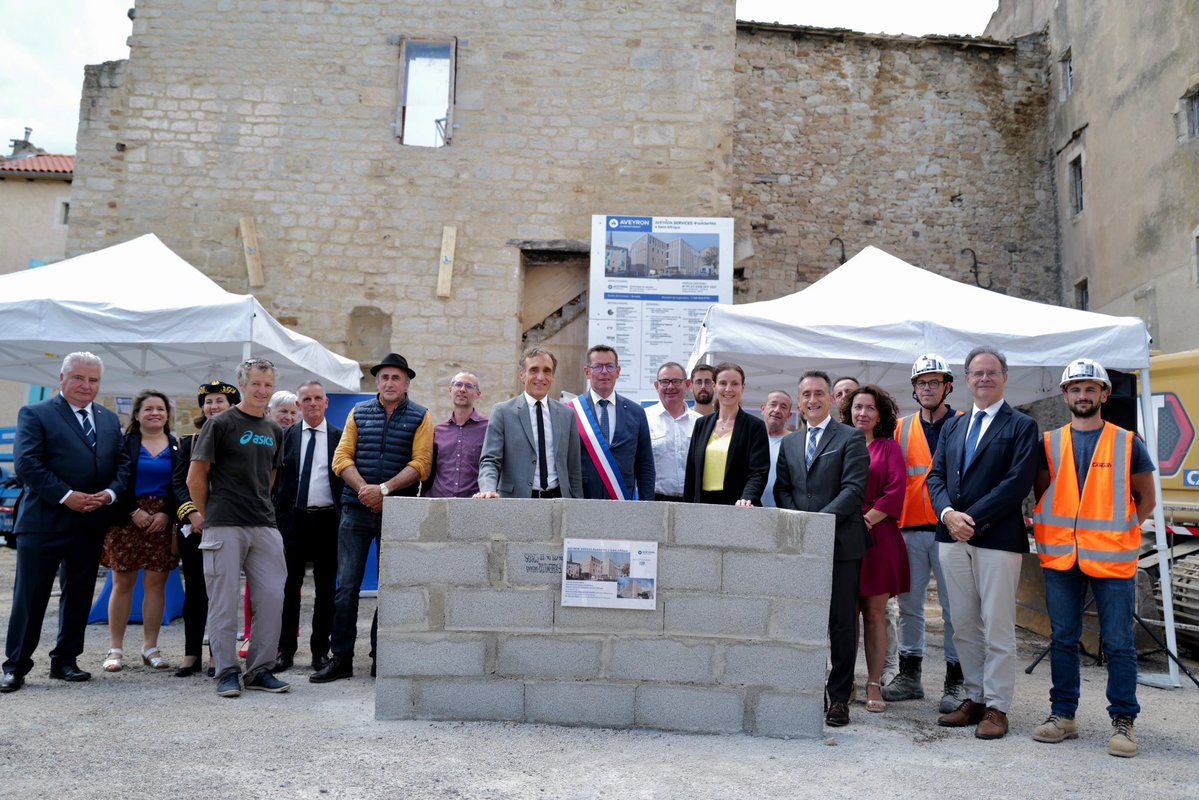 Charlotte Parmentier Lecocq (@lecocqcharlotte) on Twitter photo 👉 Nous avons posé aujourd’hui la première pierre de la future Maison des solidarités dans la commune de Saint-Affrique, aux côtés d’<a href="/arnaudviala/">Arnaud Viala</a>, d’Alain Marc, de <a href="/JCAnglars/">Jean-Claude Anglars</a>, de <a href="/DJARSOccitanie/">Didier Jaffre</a> et de Sébastien David, maire de Saint- Affrique.
Dans cette commune rurale, un 👉 Nous avons posé aujourd’hui la première pierre de la future Maison des solidarités dans la commune de Saint-Affrique, aux côtés d’<a href="/arnaudviala/">Arnaud Viala</a>, d’Alain Marc, de <a href="/JCAnglars/">Jean-Claude Anglars</a>, de <a href="/DJARSOccitanie/">Didier Jaffre</a> et de Sébastien David, maire de Saint- Affrique.
Dans cette commune rurale, un