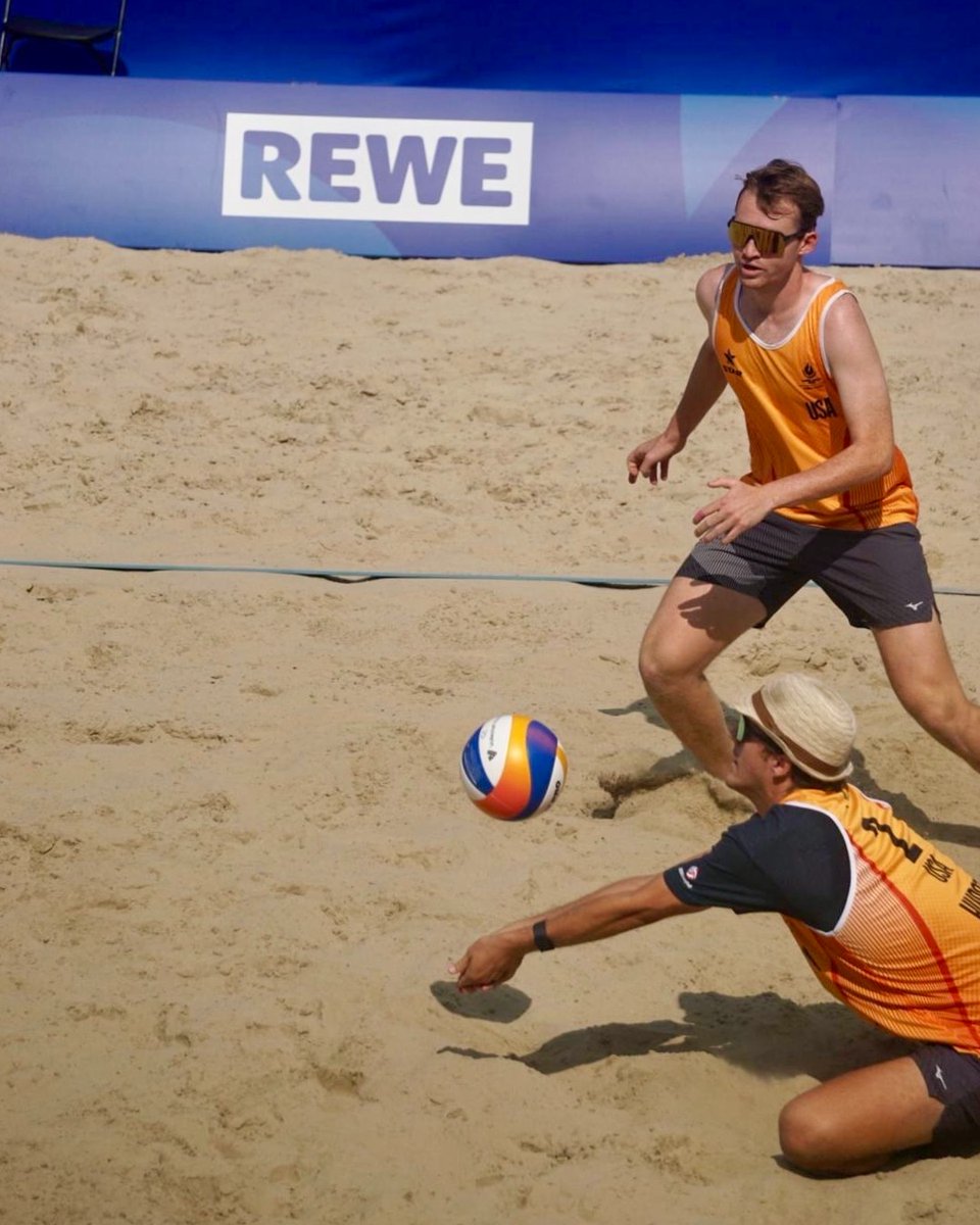 USAVBeach's tweet image. Day 4 Results from World University Games:
Alexis Durish / Audrey Koenig ๐บ๐ธ advance to the QUARTERS tomorrow after a win over AUS (15-21, 21-17, 15-12)! Next match: LTU
Thomas Hurst / Gage Basey ๐บ๐ธ fall to NED in two sets (17-21, 19-21).
Schedule ๐: go.usav.org/44XqI2D