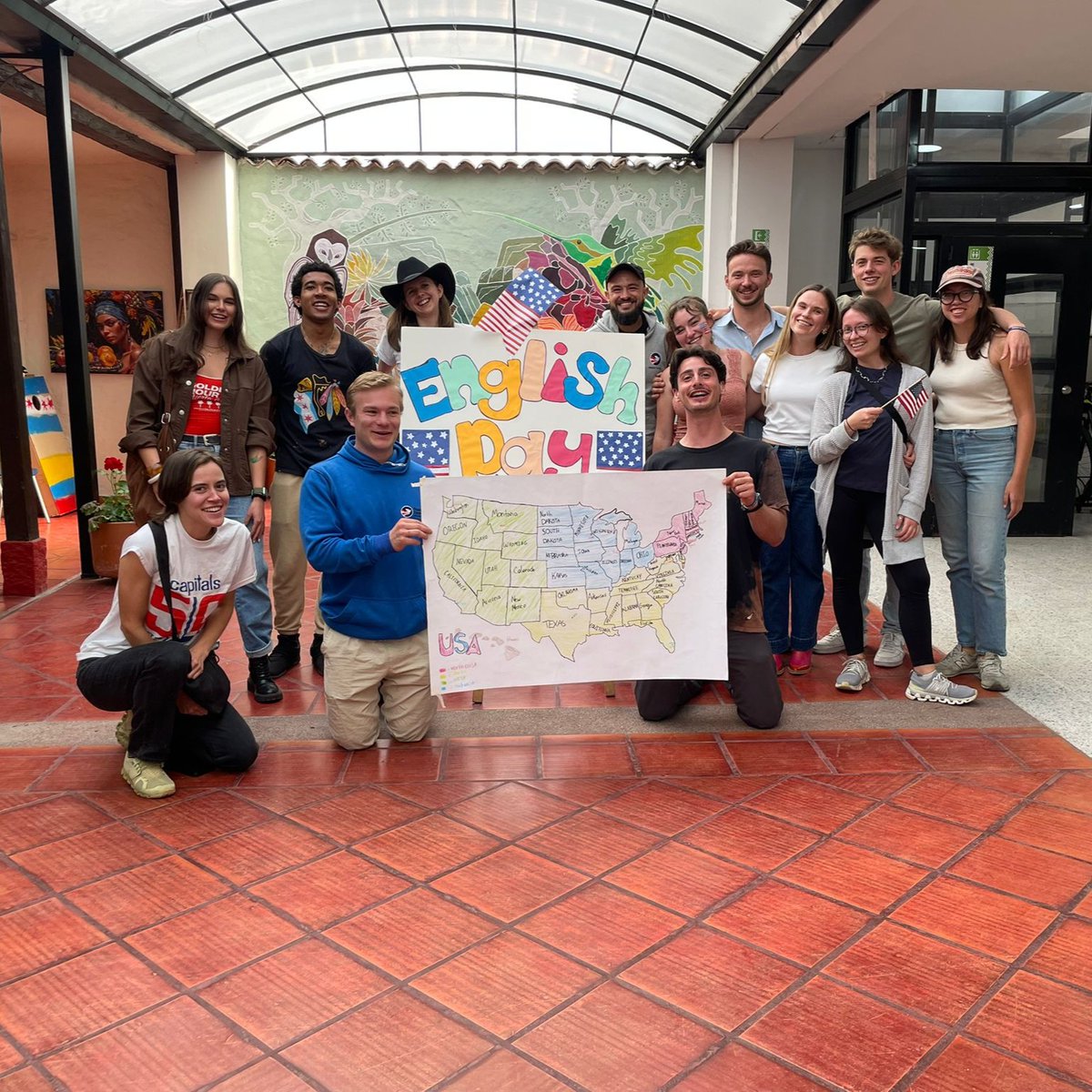 PeaceCorps's tweet image. Peace Corps Colombia Volunteer Kendall collaborated with her community to put on an English Day celebration where participants sharpened their language skills. 💬📚