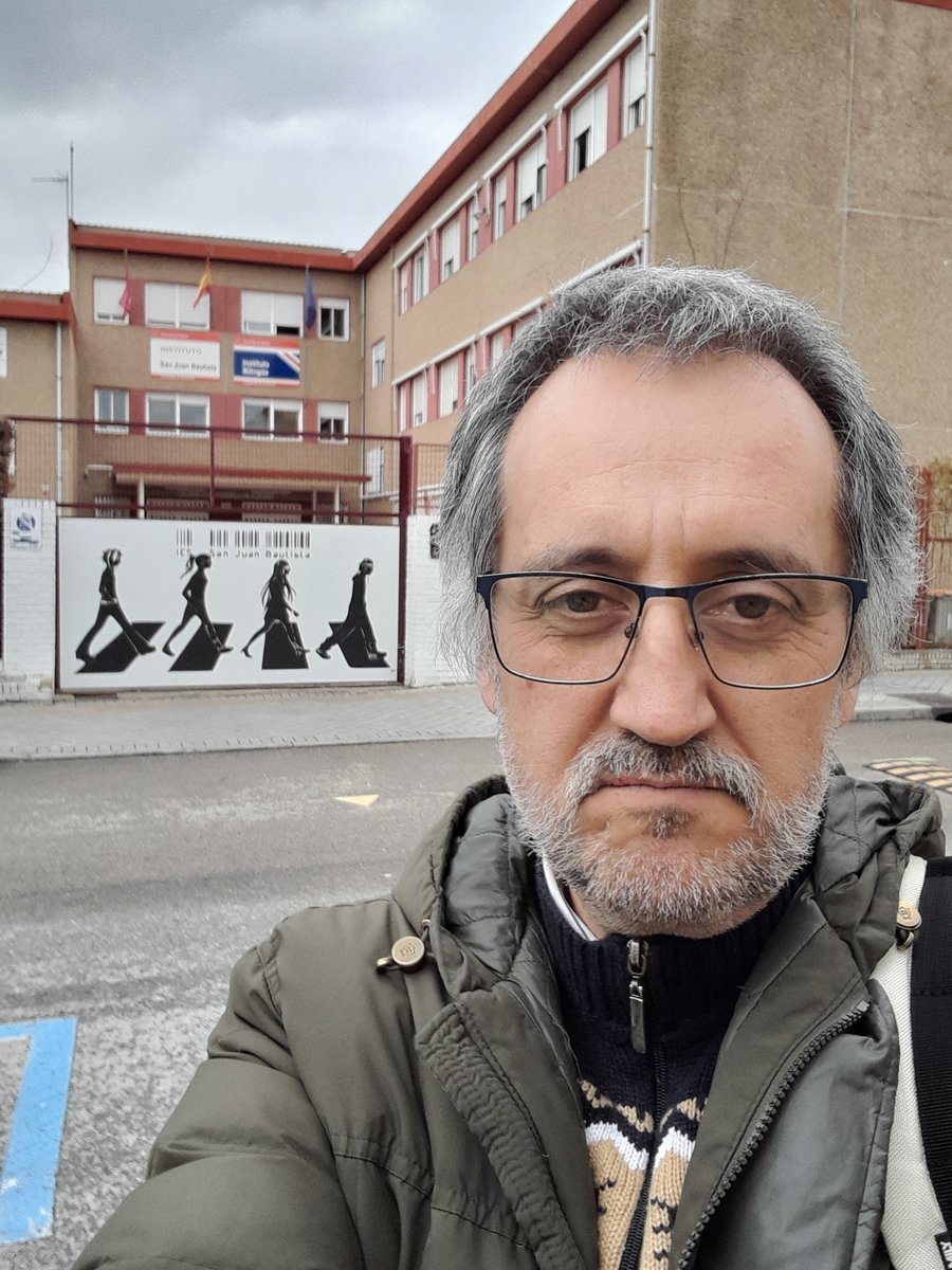 Carlos M Luque (@luquecm) on Twitter photo Con el curso ya terminado, un par de imágenes para recordar. La primera es del día de marzo en que terminé mis clases en el <a href="/ies_sjb/">IES San Juan Bautista</a>, mi primera interinidad como profesor de Biología y Tutor en la <a href="/educacmadrid/">Educación▪️Comunidad de Madrid</a>. Fueron tres meses inolvidables y daba penita irse 🥲 #Secundaria Con el curso ya terminado, un par de imágenes para recordar. La primera es del día de marzo en que terminé mis clases en el <a href="/ies_sjb/">IES San Juan Bautista</a>, mi primera interinidad como profesor de Biología y Tutor en la <a href="/educacmadrid/">Educación▪️Comunidad de Madrid</a>. Fueron tres meses inolvidables y daba penita irse 🥲 #Secundaria