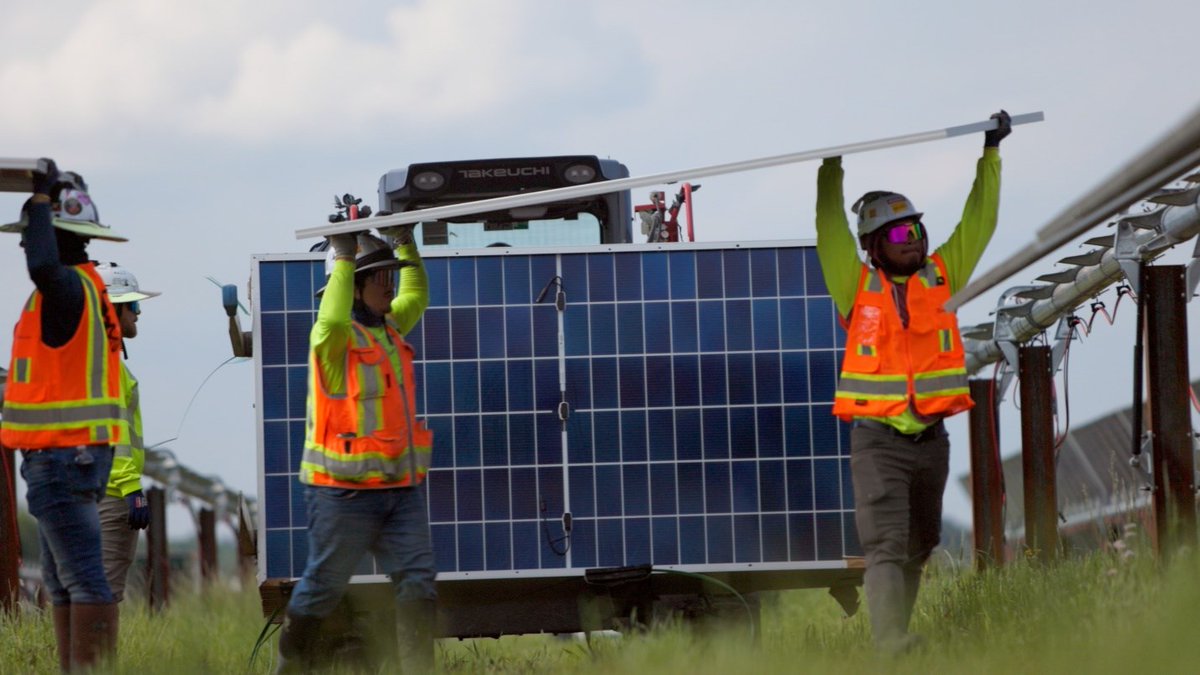 OneStopESG_'s tweet image. Sol Systems secured a $675M revolving construction finance facility to fund 500 MW of solar and storage projects in Illinois, Ohio, and Texas.

Read More: onestopesg.com/esg-news/sol-s…

#SolarEnergy #CleanEnergy #SolSystems #Sustainability