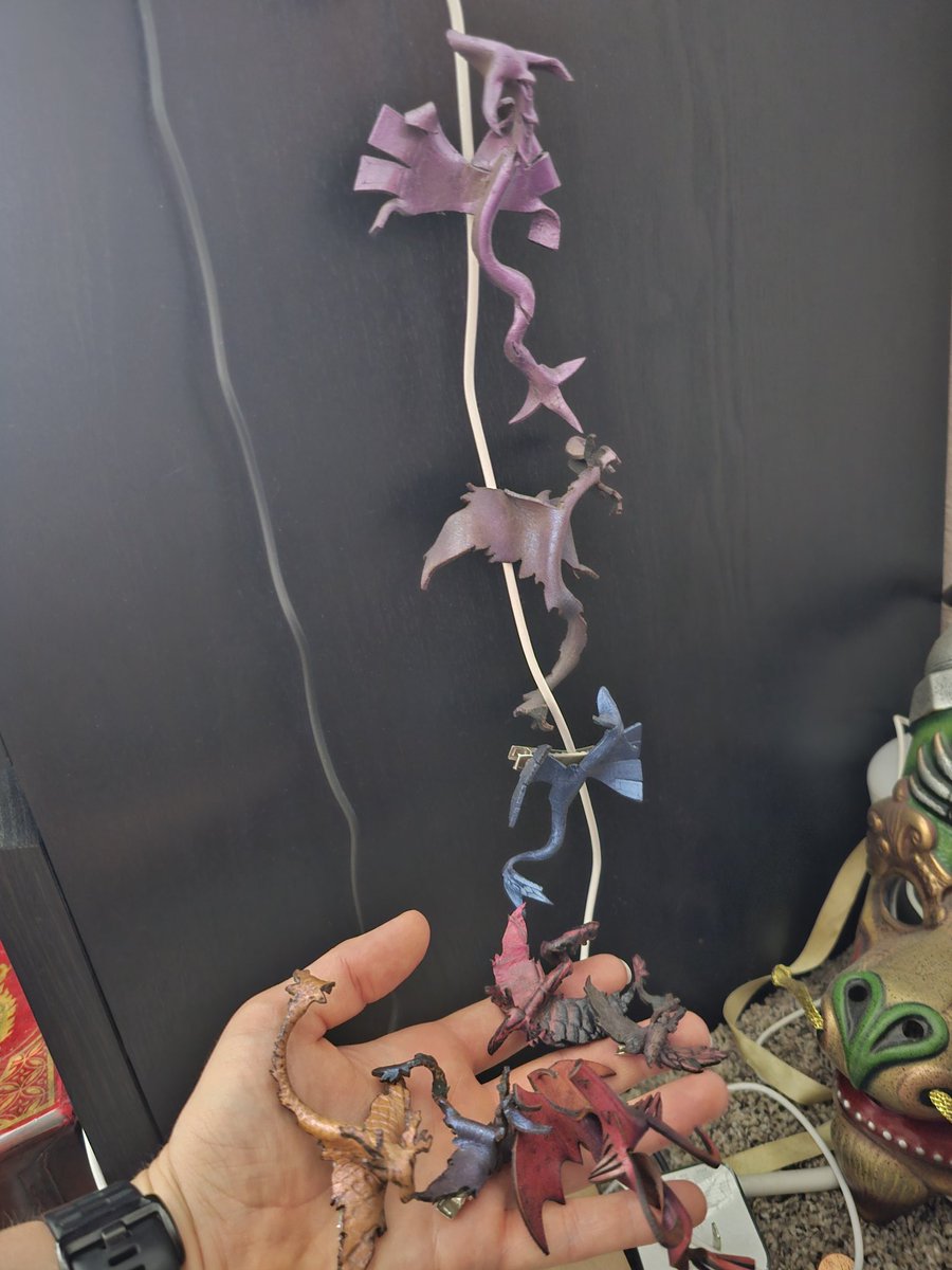 alexcrudie's tweet image. For everyone who was asking me about the dragons in my hair, this is about how many I've got 🤣