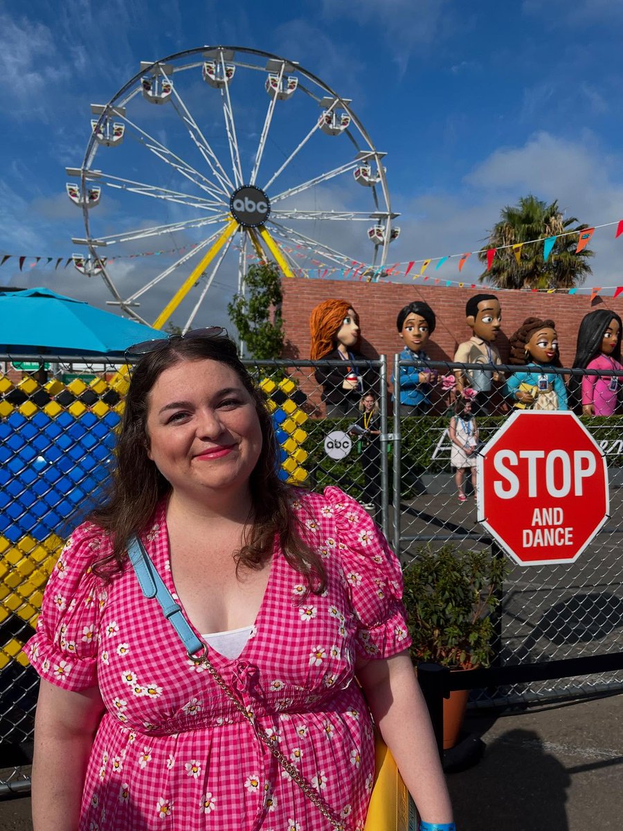 AbbottElemABC's tweet image. Class is out, but the block party is in session 🍎✨ #AbbottElementary is bringing the fun to San Diego Comic-Con through Sunday! #AbbottBlockParty