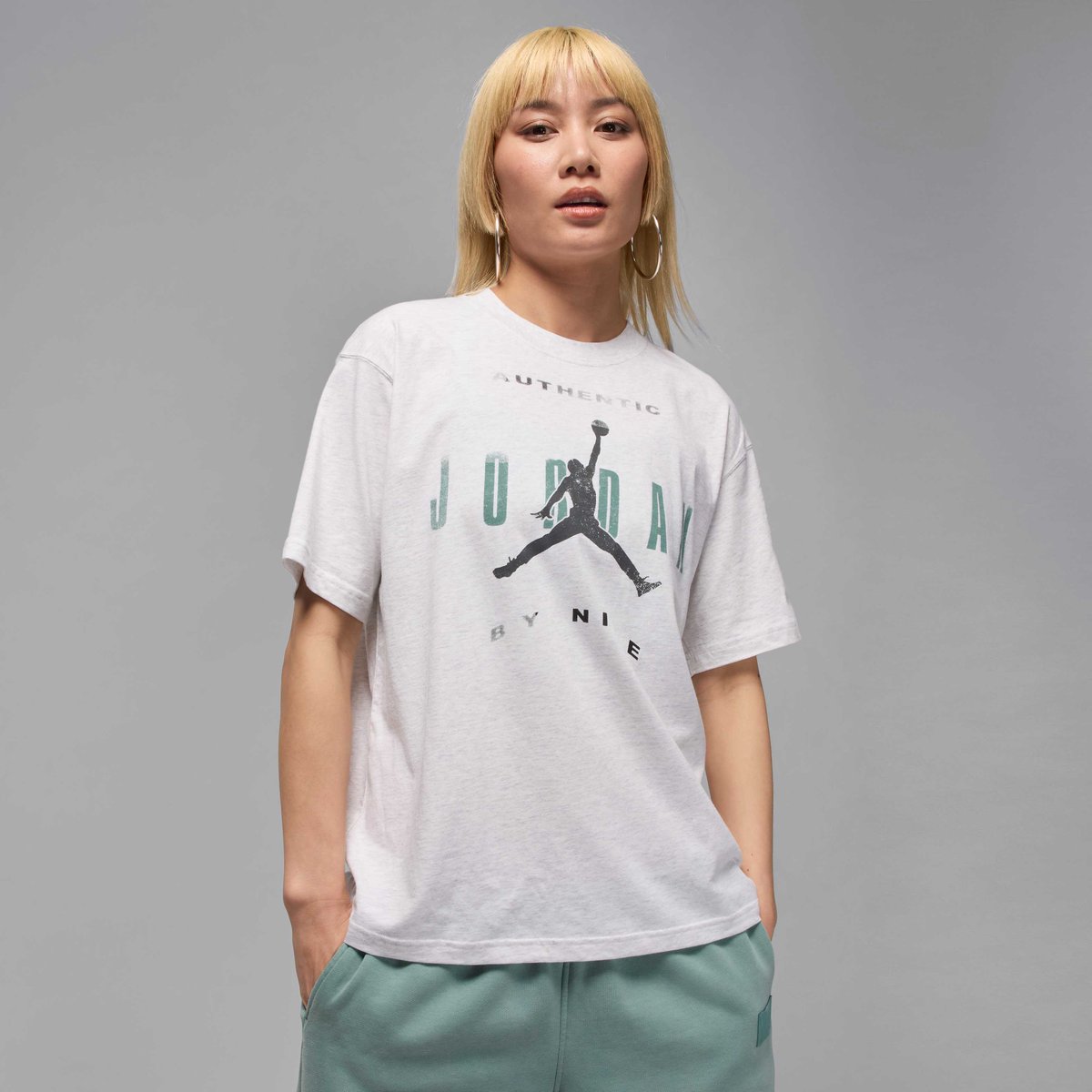Just Dropped Via Nike: Jordan Flight Women's Graphic T-Shirt - Birch Heather/Cannon/Iron Grey IB9943-051 
For: $40  
AD: eldenmonitors.com/url/WcRklkSU