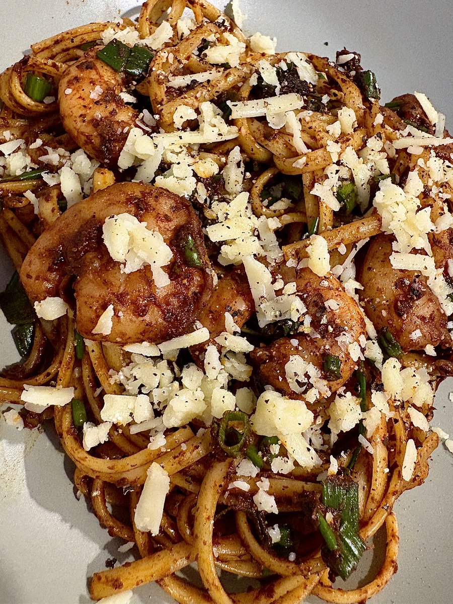 Harissa prawn linguine