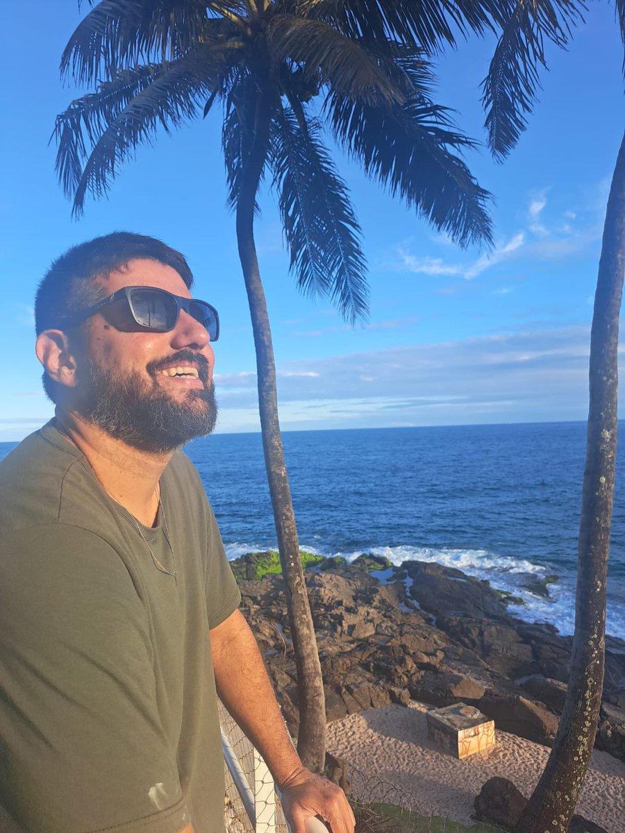MarceloDunlop's tweet image. “O segredo da felicidade é manter a felicidade em segredo.”
Li este sábio grafite num muro na Bahia, mas o meu Uber Black estava rápido e não consegui fotografar com o Iphone 17. Mas fica a dica.