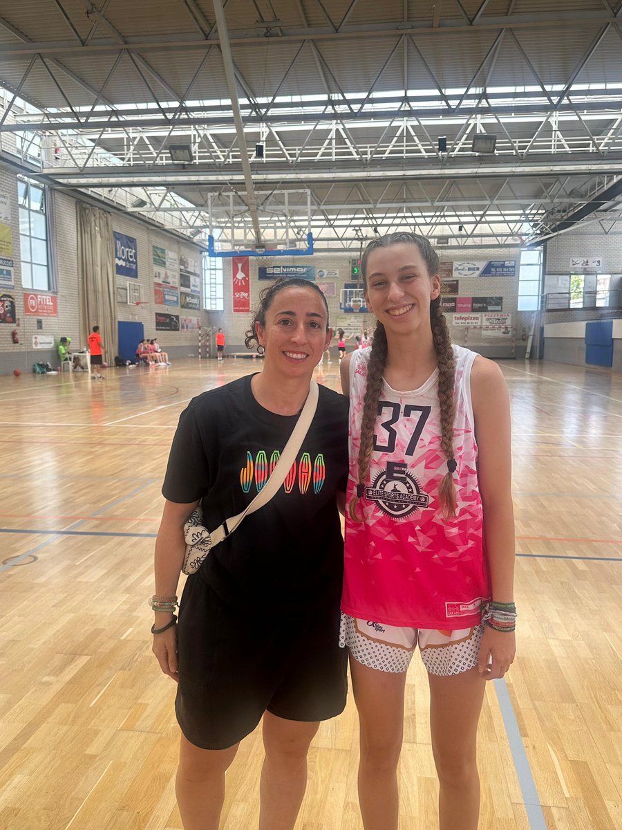 Miranda Rodríguez Sánchez (@mirandarodri29) on Twitter photo Un orgullo haberte conocido, <a href="/sdominguez6/">Silvia Dominguez</a> 🔥🏀🇪🇸
Gracias por pasarte a visitarnos y saludarnos en el SPANISH EVENT 2025 by <a href="/EliteSportsESP/">Elite Sports Academy 🏀🎓</a>. Un orgullo haberte conocido, <a href="/sdominguez6/">Silvia Dominguez</a> 🔥🏀🇪🇸
Gracias por pasarte a visitarnos y saludarnos en el SPANISH EVENT 2025 by <a href="/EliteSportsESP/">Elite Sports Academy 🏀🎓</a>.