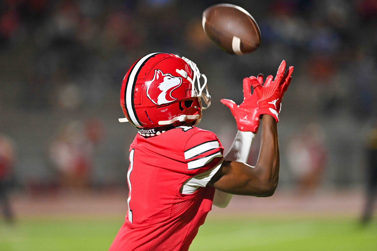 Kyle Parmley 🥎 (@kyleparmley) on Twitter photo Wednesday was 30 days until the kickoff of high school football for the <a href="/UnderLights365/">Under the Lights</a> teams.
<a href="/HuskyFast/">Hewitt-Trussville FB</a> WR <a href="/Dcsogoat/">Dylan Cope</a> will be one of the players to watch across the area this fall.
cahabasun.com/sports/countdo… Wednesday was 30 days until the kickoff of high school football for the <a href="/UnderLights365/">Under the Lights</a> teams.
<a href="/HuskyFast/">Hewitt-Trussville FB</a> WR <a href="/Dcsogoat/">Dylan Cope</a> will be one of the players to watch across the area this fall.
cahabasun.com/sports/countdo…