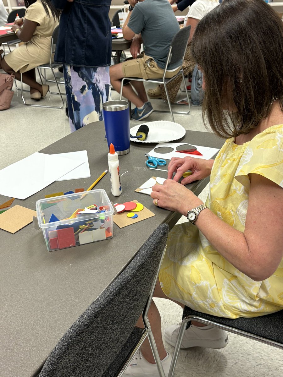 JEFCOED's tweet image. Here at JEFCOED, the arts aren’t limited to extracurricular activities!🎨🎭
This week, educators attended a conference at the Central Office Building where they learned more about integrating art into their lessons. We can’t wait to see how they use these new techniques!