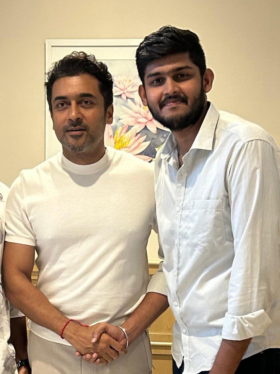 UmaSankar_offl's tweet image. நேற்று அண்ணனுடன் அவரின் இல்லத்தில் 🥹❤️
@Suriya_offl 🙏🏻 #Karuppu
