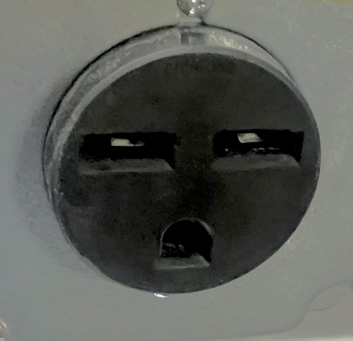Tesslagra's tweet image. The face you make when there’s an ad hoc CTO on Friday at 530pm