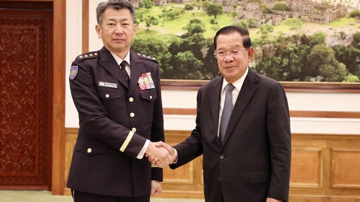 Daddy Mommy (@daddymommy72458) on Twitter photo <a href="/BBCWorld/">BBC News (World)</a> Because China wants war in Asia. This is Xiβs plan to rule the world through communism. Cambodia has Vietnam and China behind it, who want Cambodia to be a province of Vietnam and China. <a href="/BBCWorld/">BBC News (World)</a> Because China wants war in Asia. This is Xiβs plan to rule the world through communism. Cambodia has Vietnam and China behind it, who want Cambodia to be a province of Vietnam and China.