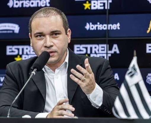 🚨URGENTE 

Na coletiva de imprensa marcada para hoje, Haroldo Martins e Lucas Drubscky irão anunciar que irão mamar todos os torcedores que estão criticando o trabalho do departamento de futebol.

🗞️ Danilu Queiroga