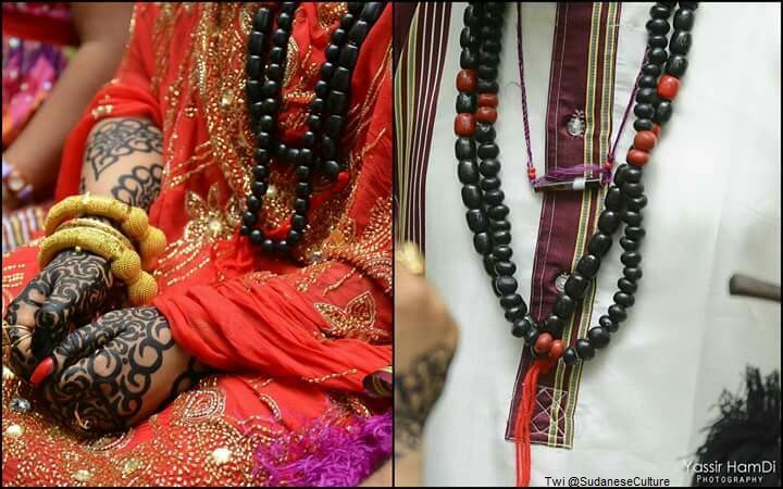 SudaneseCulture's tweet image. Jirtig Ritual: Traditional Wedding in Sudan.
#SudaneseCulture
الجيرتق: من أهم طقوس الزواج التقليدي في السودان.
#ثقافة_سودانية